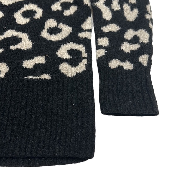 Coco + Carmen Oversized Wool Blend Leopard
Pullover Sweater S/M - Picture 8 of 9